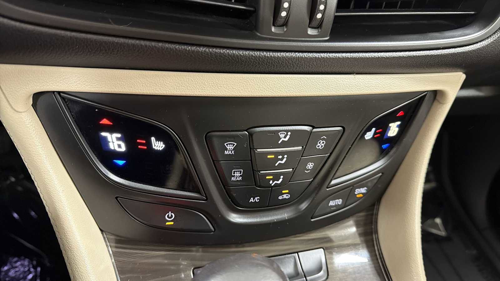 Used 2020 Buick Envision Premium image 21