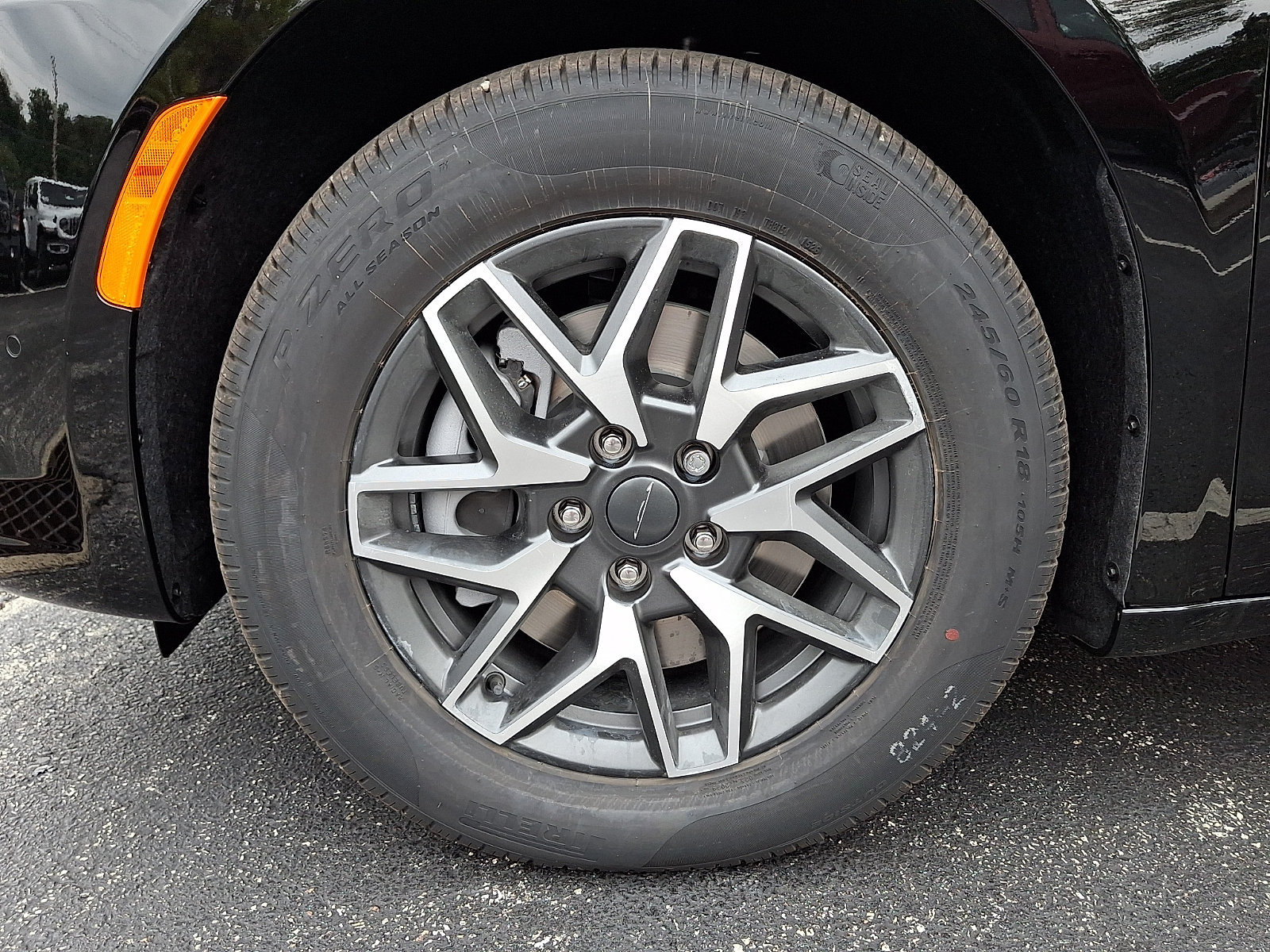 New 2027 Chrysler Pacifica Limited AWD/4WD image 5