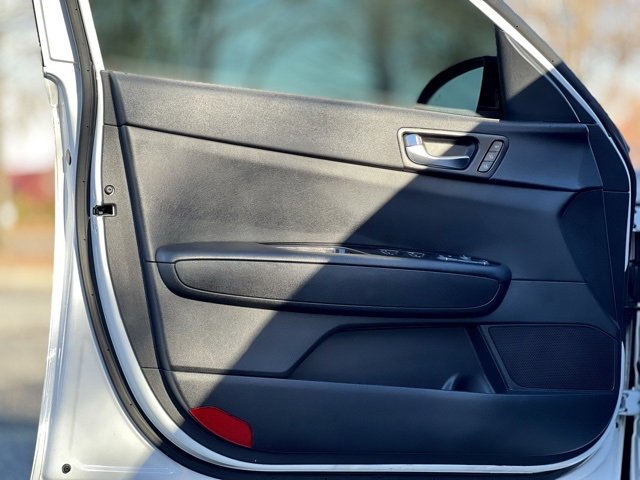 Used 2016 Kia Optima EX w/ Option Group 040 image 9