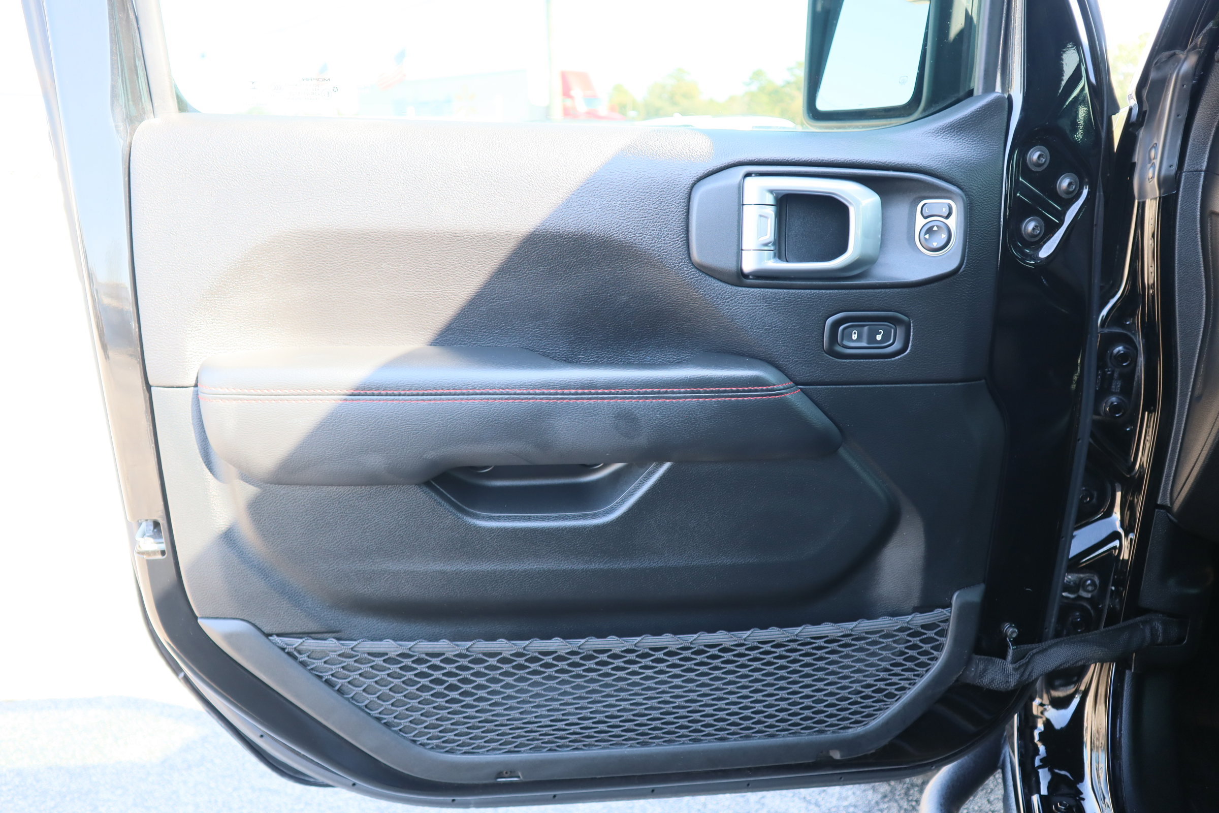 Used 2020 Jeep Gladiator Rubicon image 12