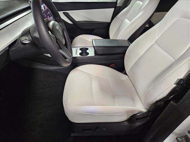 Used 2021 Tesla Model Y Long Range image 17