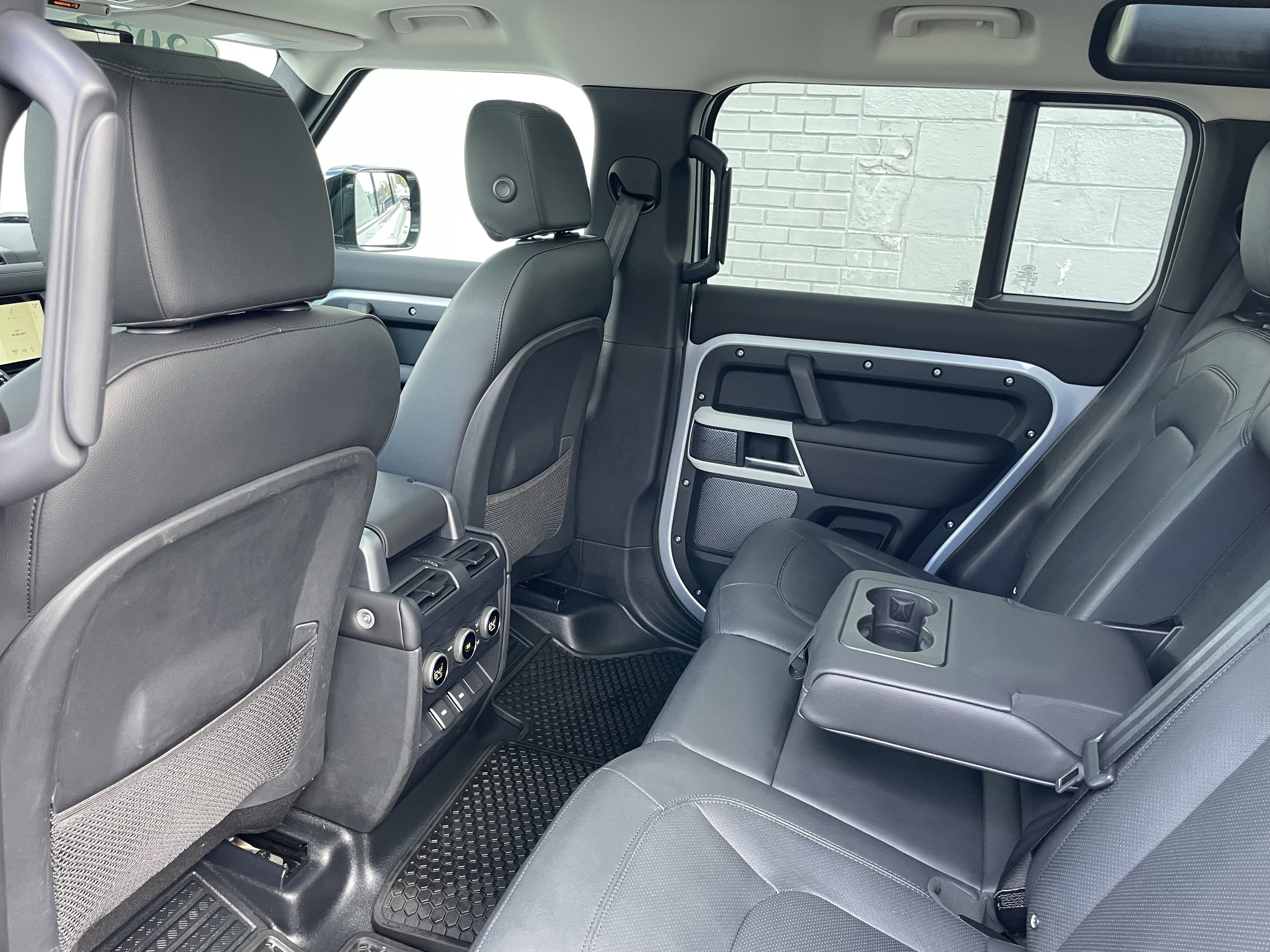 Certified 2024 Land Rover Defender 110 S image 30