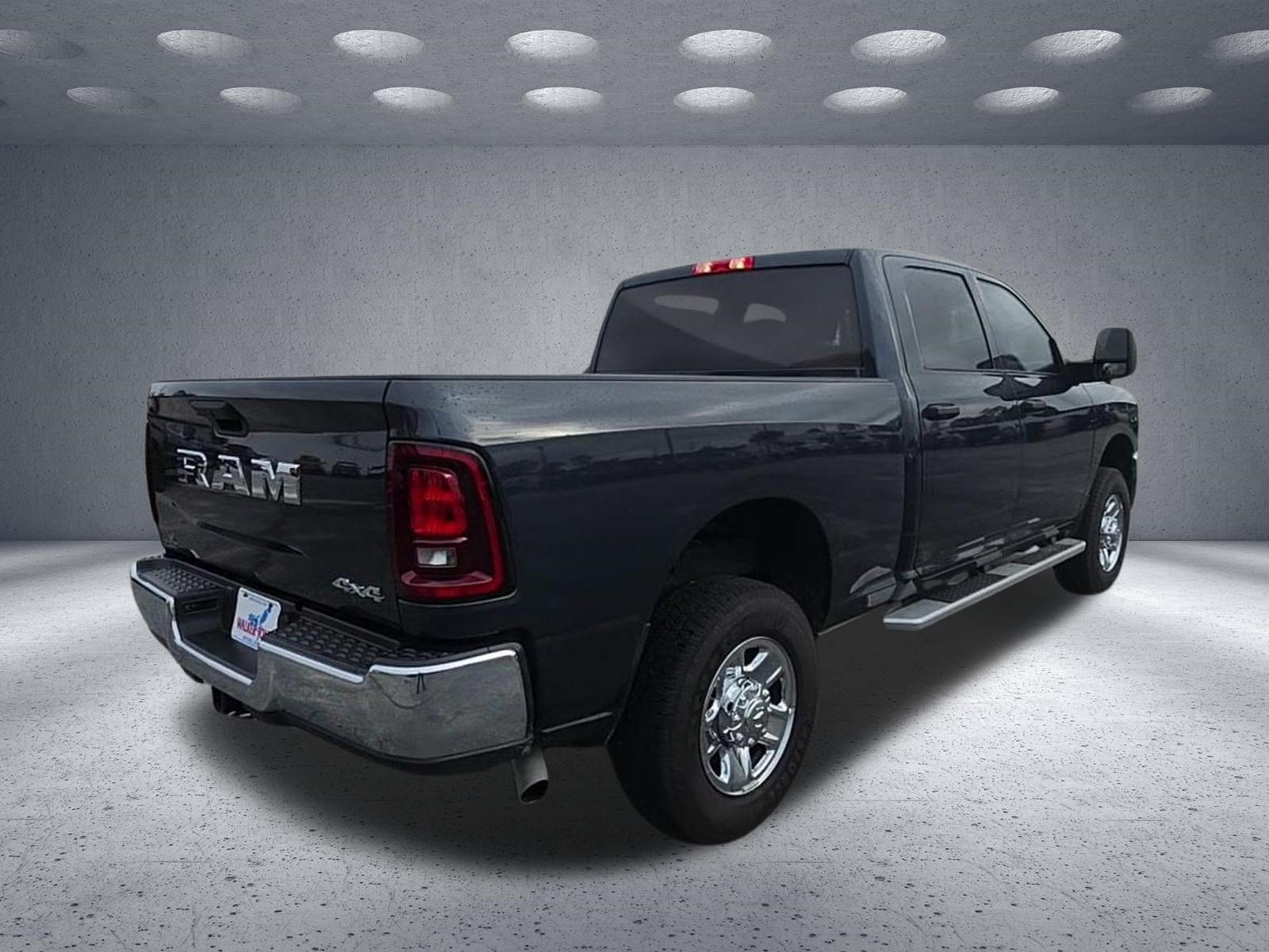 Used 2026 RAM 2500 Tradesman w/ Chrome Appearance Group AWD/4WD image 5