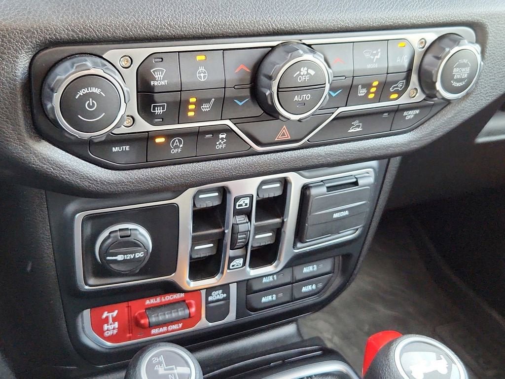 Used 2024 Jeep Wrangler Sport image 26
