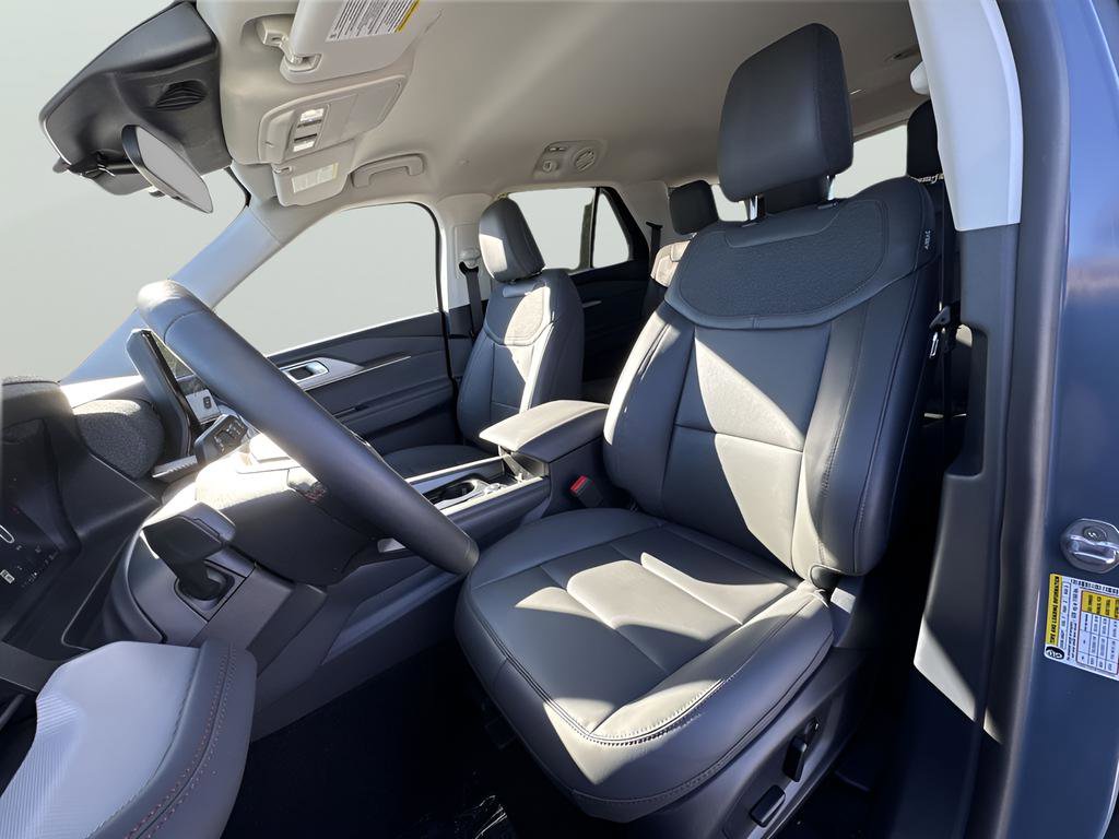 New 2026 Ford Explorer Active w/ Active Comfort Package image 13
