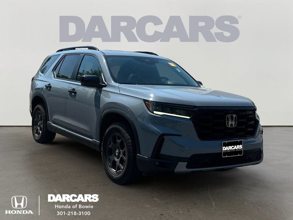 Used 2024 Honda Pilot TrailSport image 1