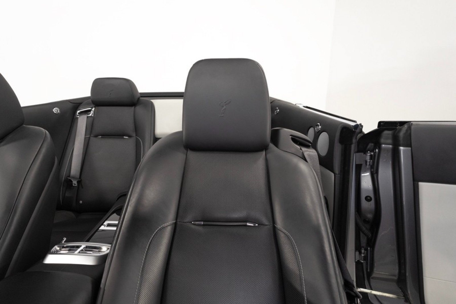 Used 2019 Rolls-Royce Dawn RWD image 24