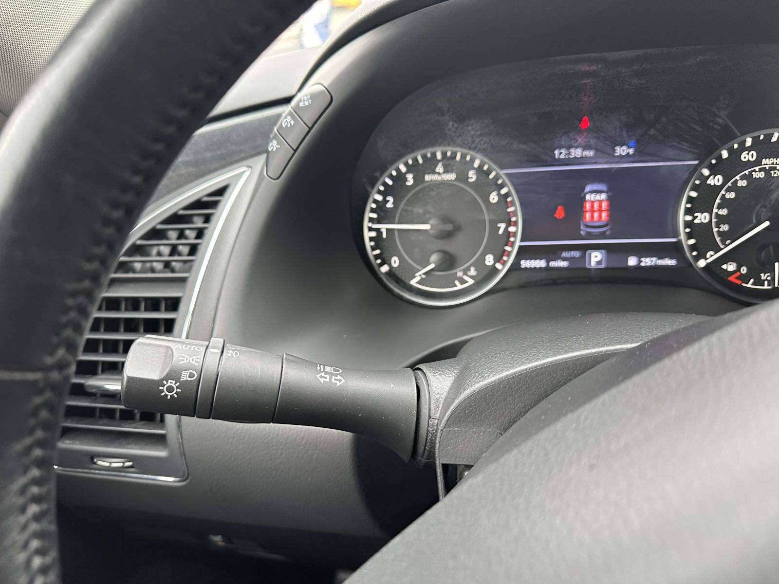 Used 2024 Nissan Armada SV image 28