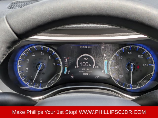 Used 2025 Chrysler Pacifica Select FWD image 26