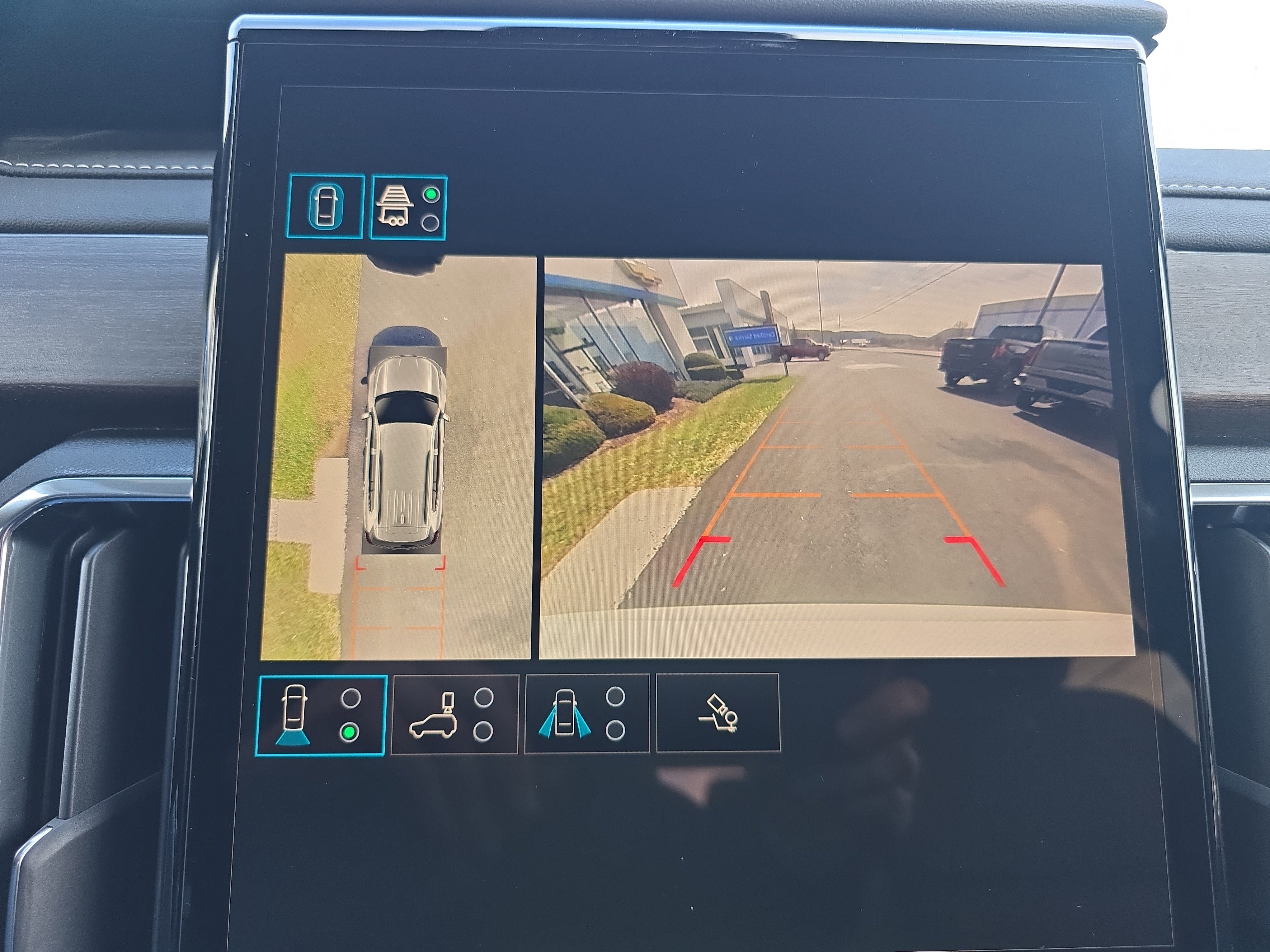 New 2026 GMC Acadia Denali Ultimate w/ LPO, Floor Liner Package AWD/4WD image 28