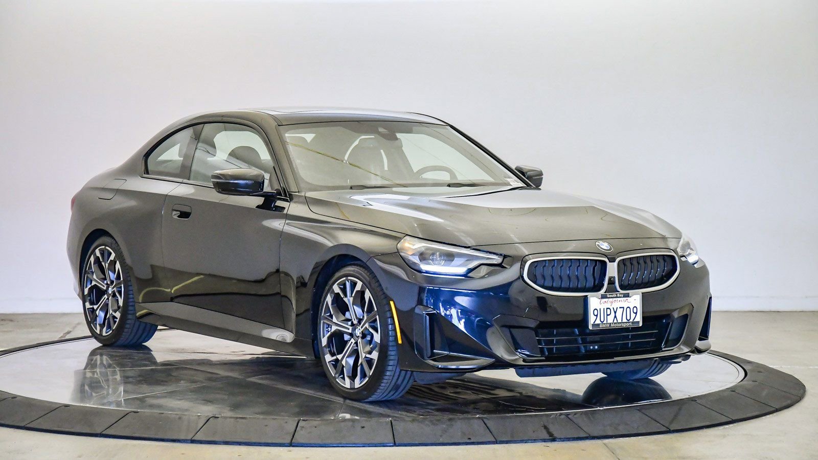 Used 2025 BMW 230i Coupe w/ Convenience Package image 6