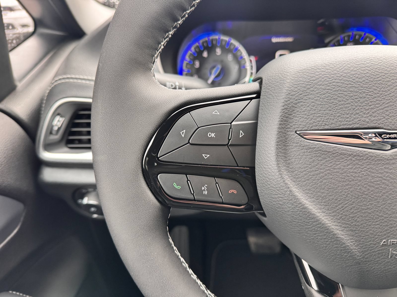 New 2026 Chrysler Pacifica Limited w/ S Appearance Package FWD image 16