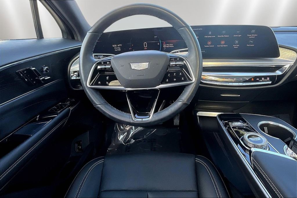 Used 2024 Cadillac Lyriq Luxury image 8