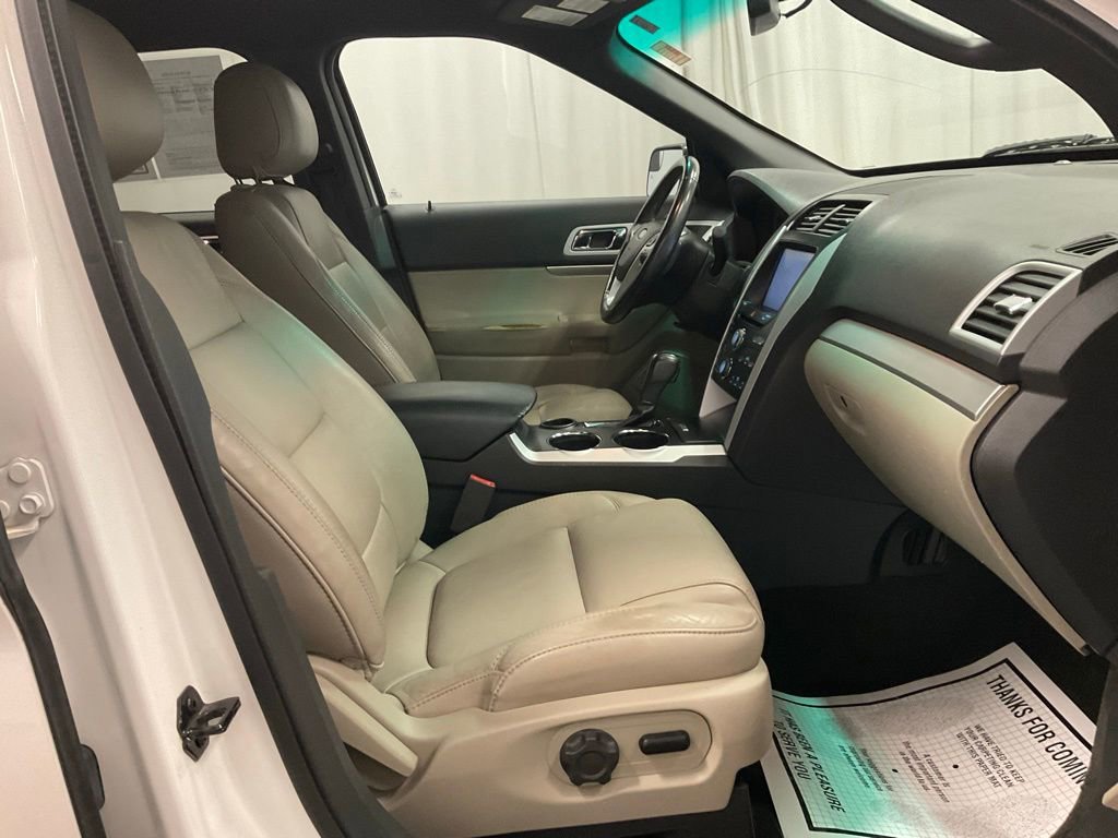 Used 2013 Ford Explorer XLT image 30