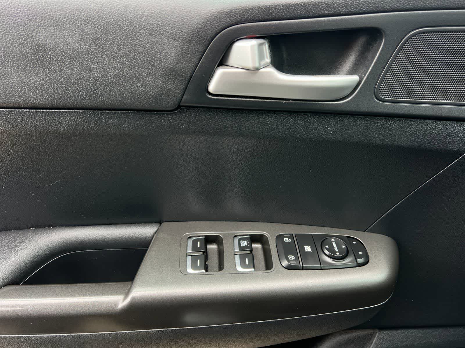 Used 2019 Kia Sportage LX FWD image 13