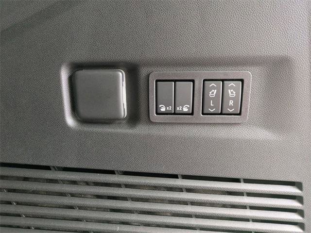 New 2026 Chevrolet Suburban Premier image 31