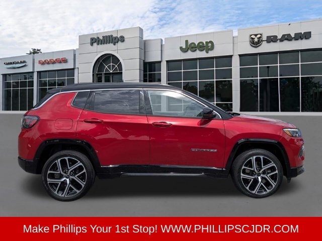 Certified 2025 Jeep Compass Limited w/ Elite Group AWD/4WD image 2