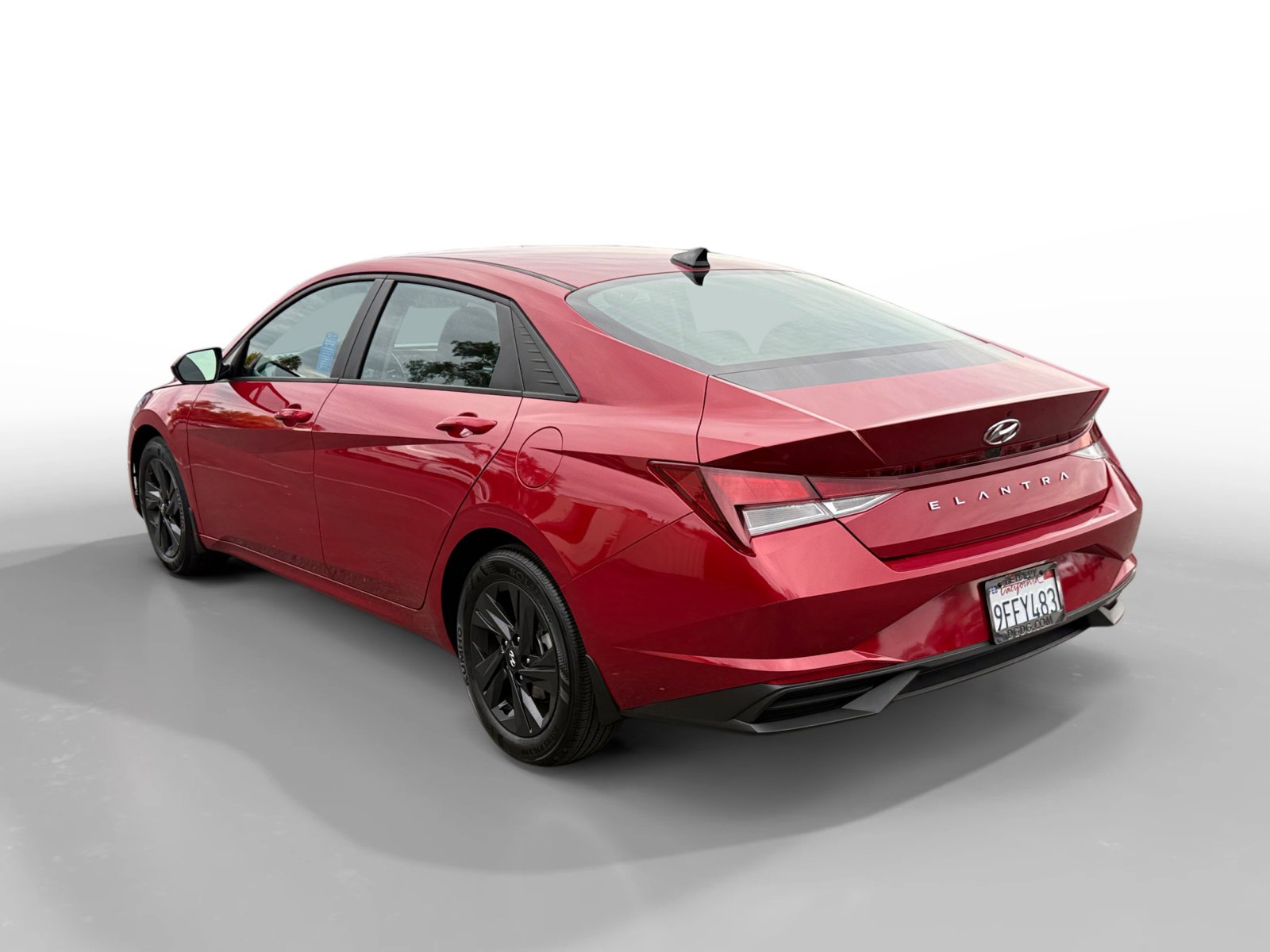 Used 2023 Hyundai Elantra SEL image 3