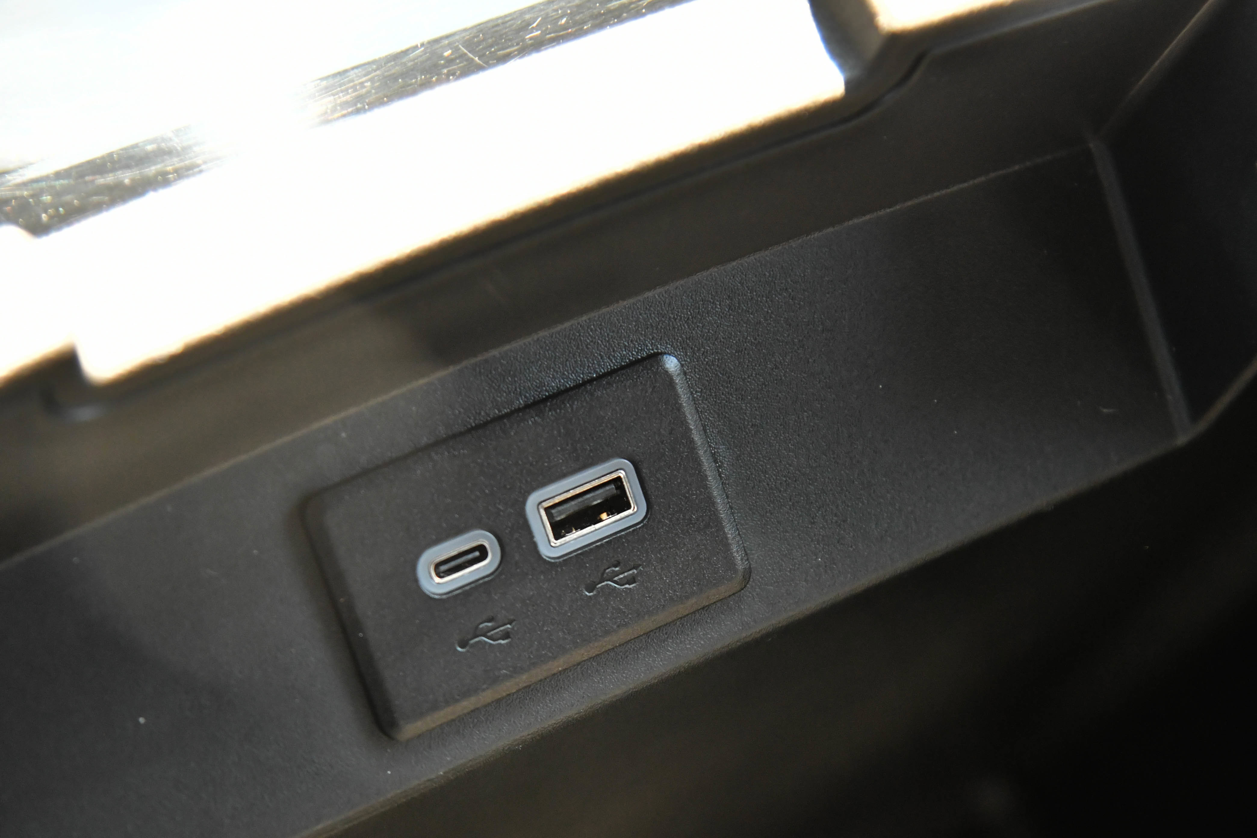 Used 2025 Chevrolet Tahoe LT AWD/4WD image 36