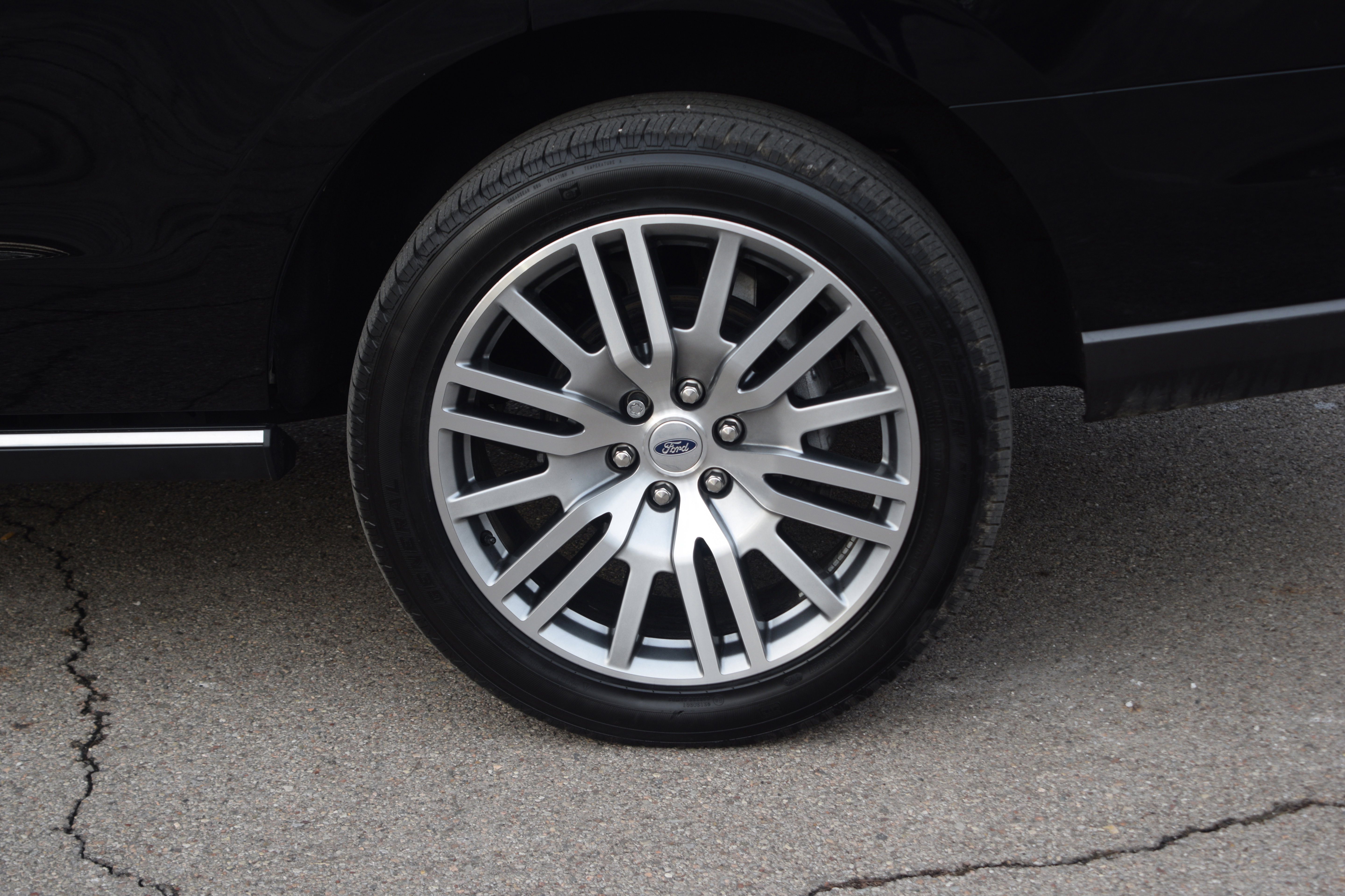 Used 2023 Ford Expedition Limited image 30