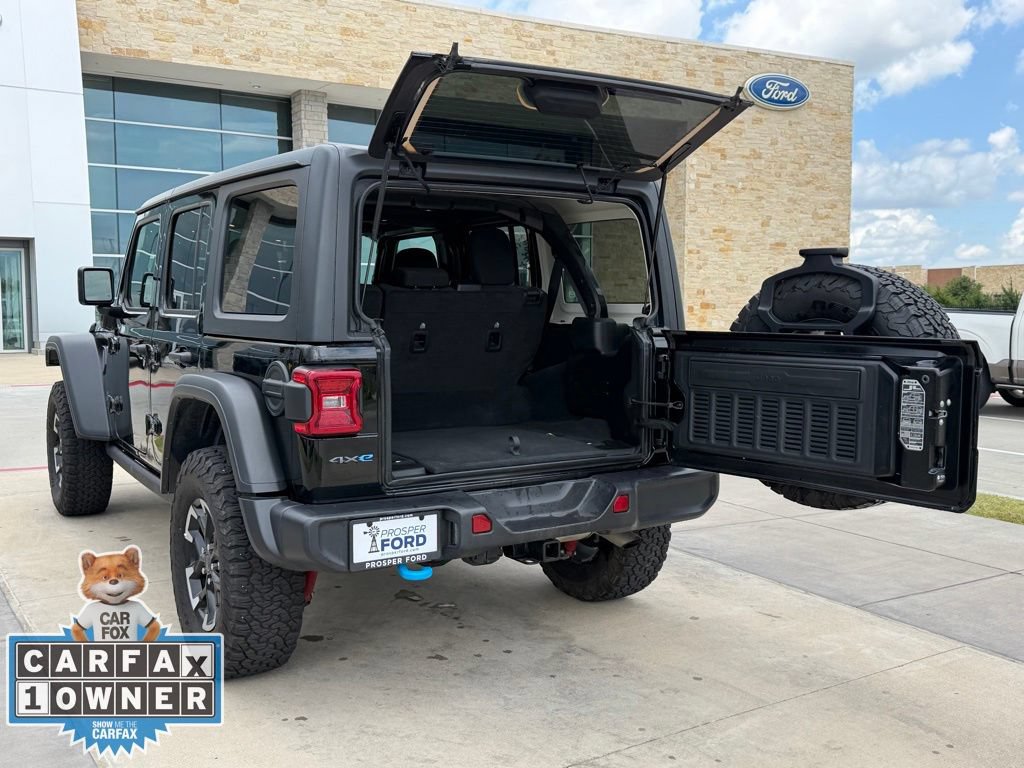 Used 2025 Jeep Wrangler Unlimited Rubicon 4xe w/ Convenience Group AWD/4WD image 29