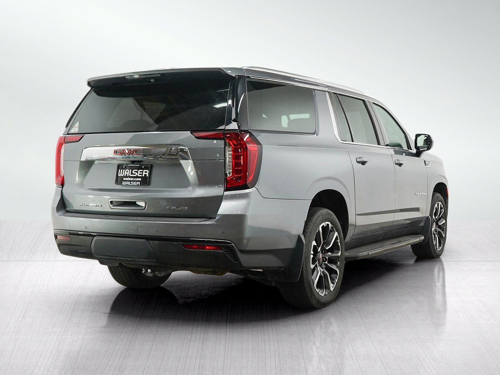 Used 2022 GMC Yukon XL SLE AWD/4WD image 5
