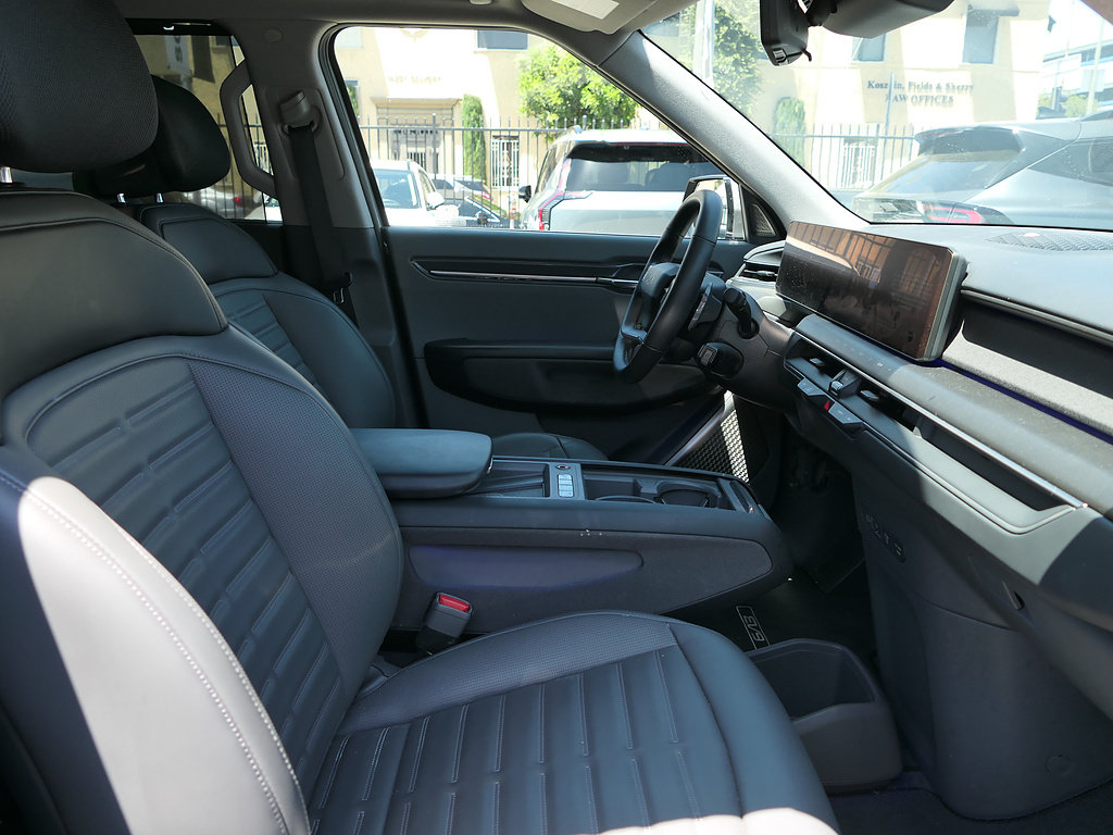 Used 2024 Kia EV9 Land AWD/4WD image 26