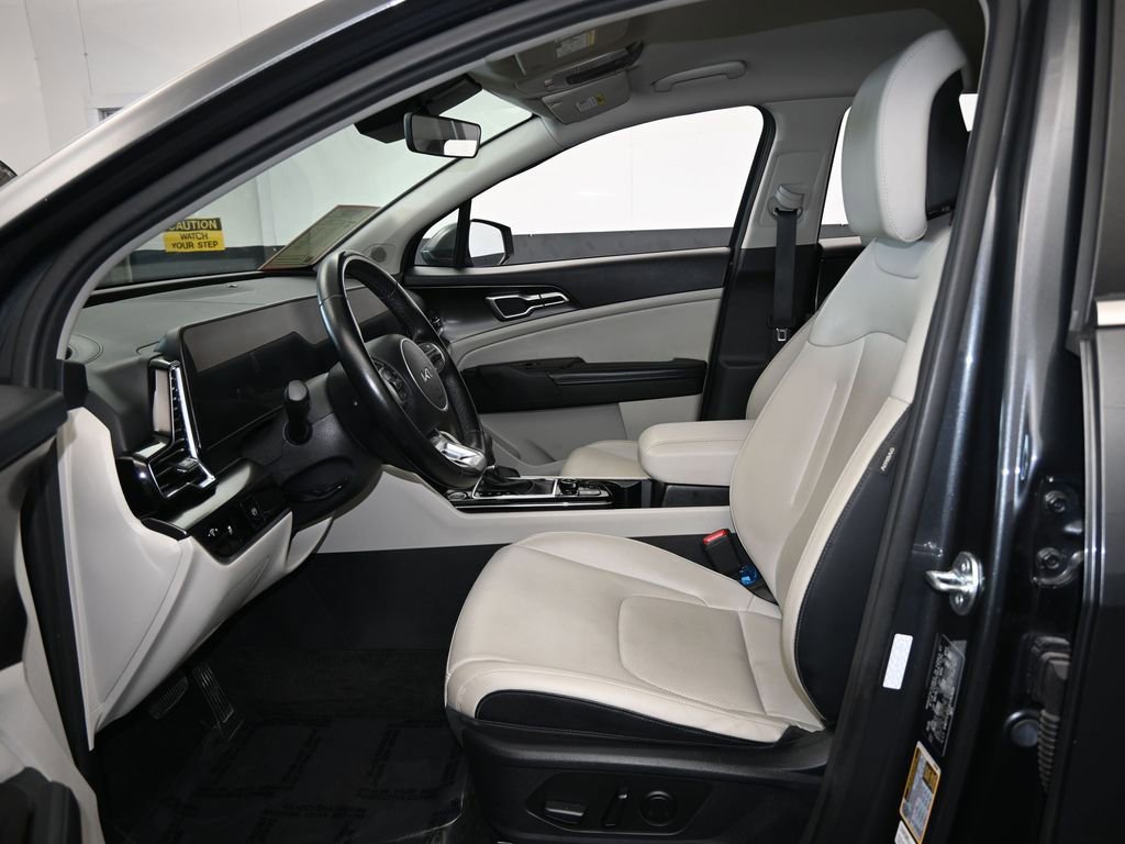 Used 2024 Kia Sportage EX image 11