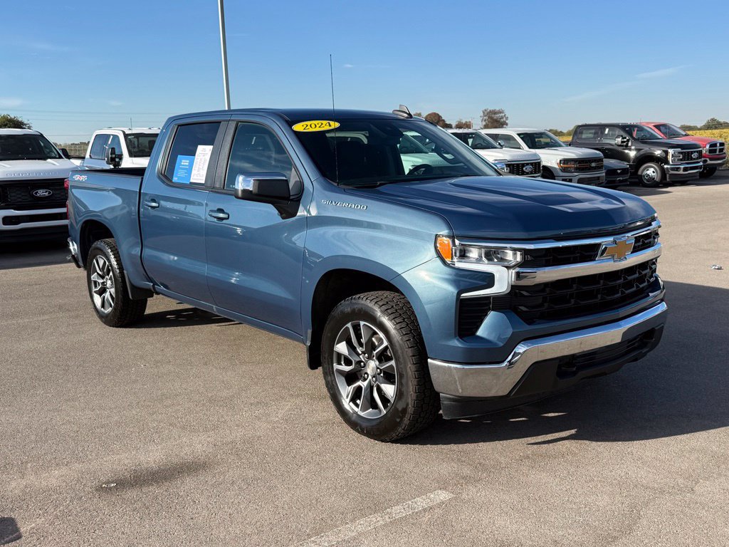 Used 2024 Chevrolet Silverado 1500 LT AWD/4WD image 2