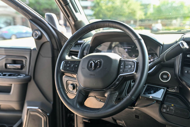 Used 2024 RAM 5500 4x4 Crew Cab image 47