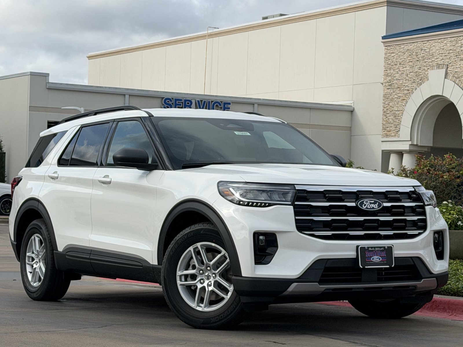 New 2027 Ford Explorer Active w/ Active Comfort Package RWD image 2