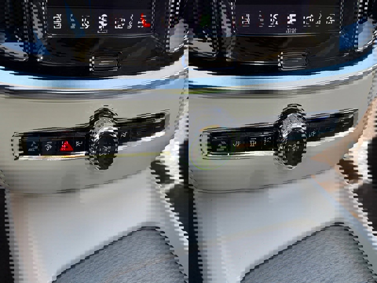 Certified 2023 Volvo S60 B5 Plus image 21