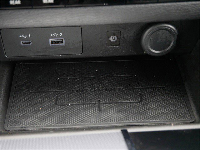 Used 2025 Mitsubishi Outlander SEL image 24