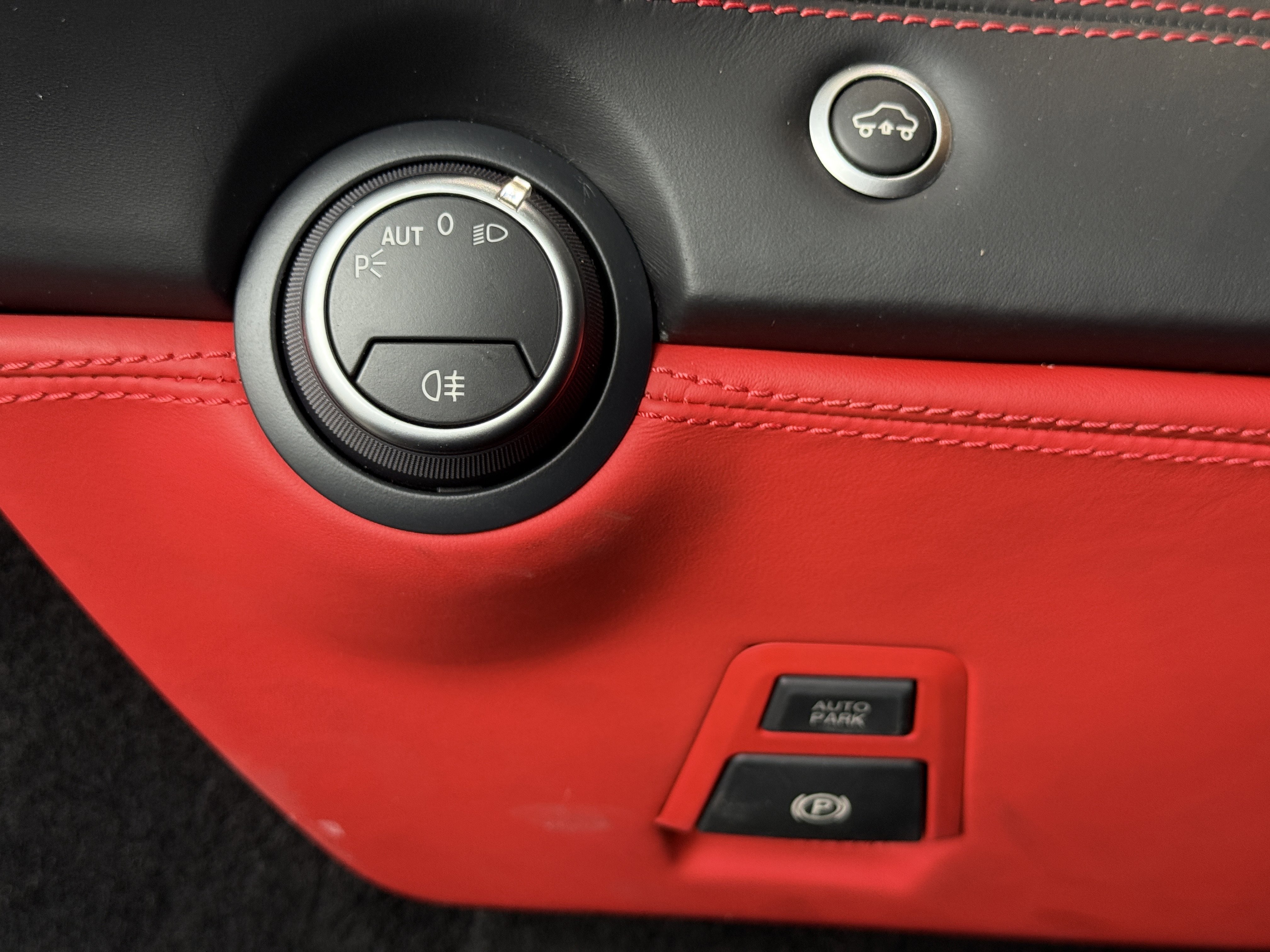 Used 2016 Ferrari 488 GTB image 18