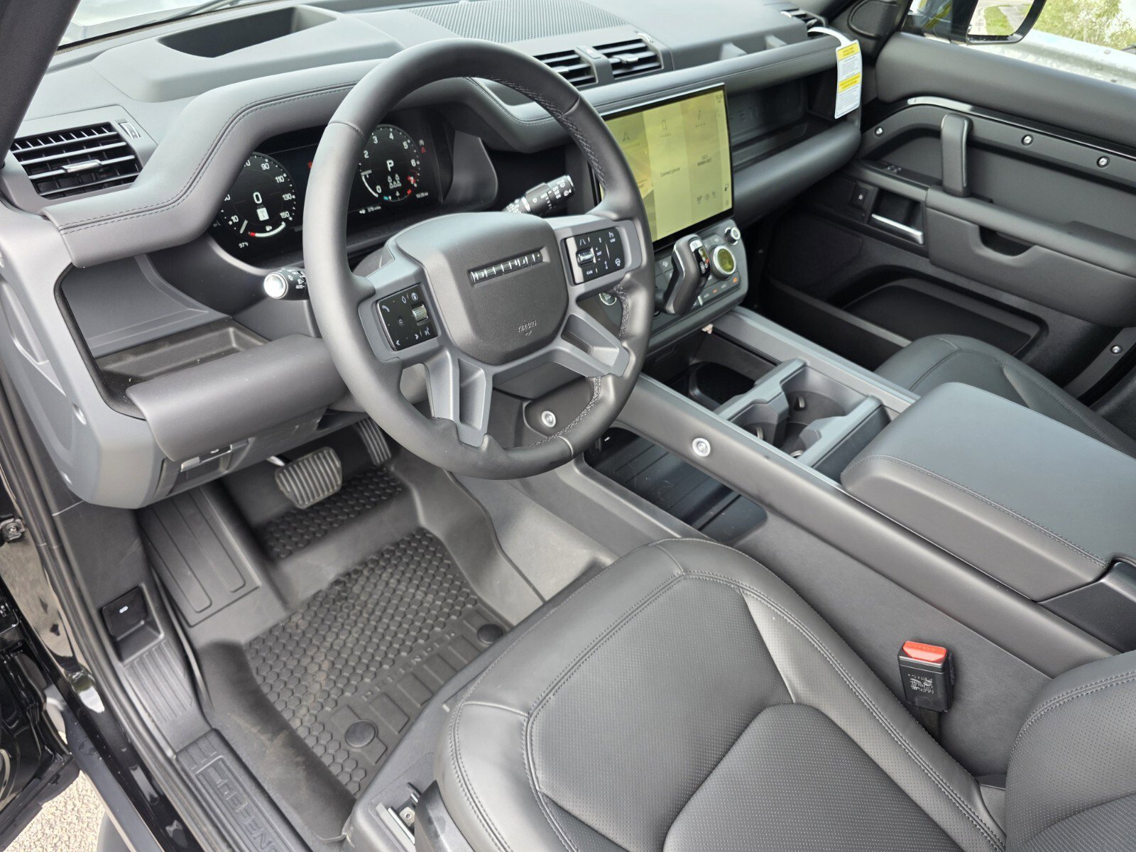 New 2026 Land Rover Defender 130 X-Dynamic SE AWD/4WD image 11