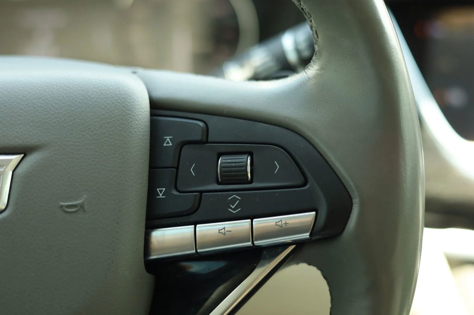 Used 2020 Cadillac XT6 Premium Luxury image 16