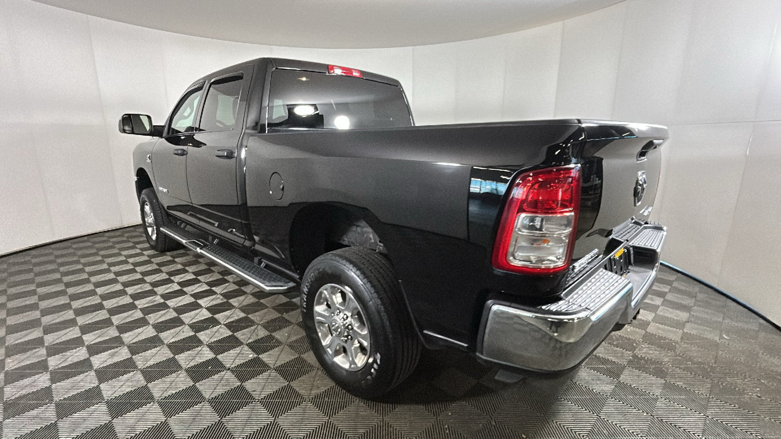 Used 2022 RAM 2500 Big Horn w/ Level A Equipment Group AWD/4WD image 5