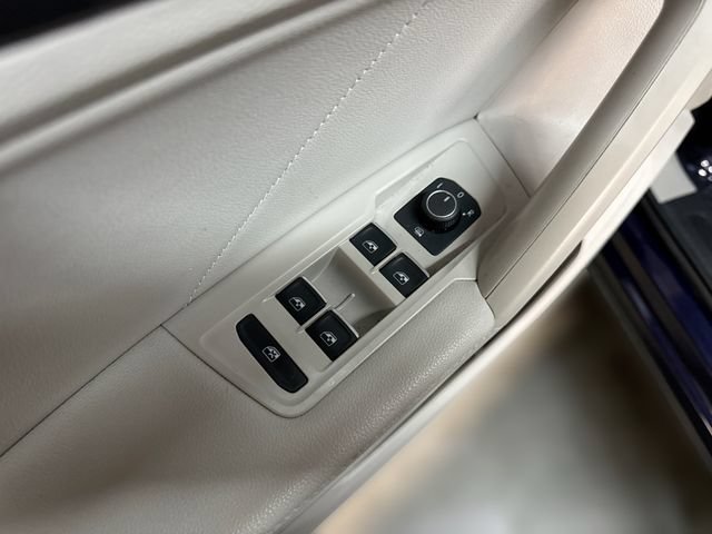 Used 2023 Volkswagen Tiguan SE FWD image 16