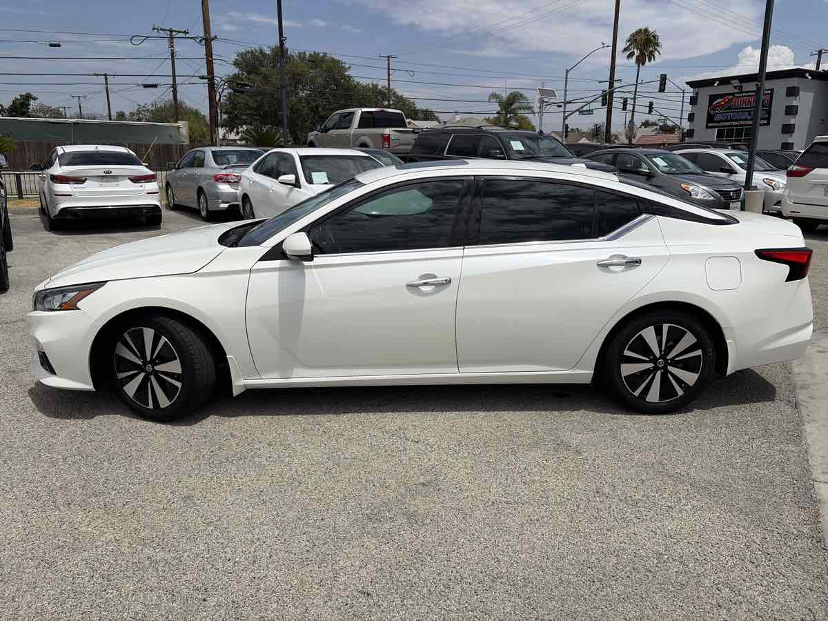 Used 2019 Nissan Altima 2.5 SL FWD image 2