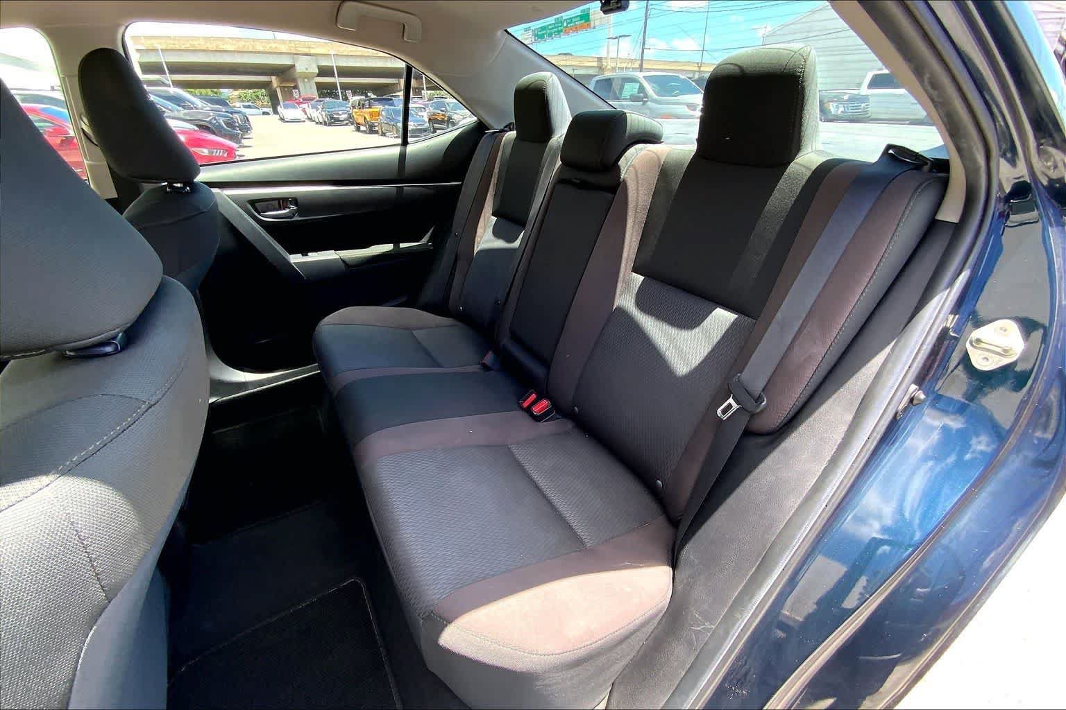 Used 2019 Toyota Corolla LE FWD image 29