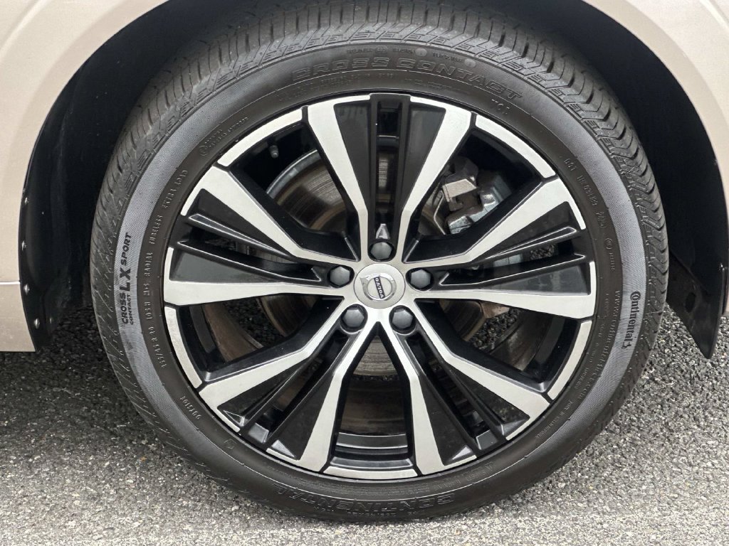 Used 2023 Volvo XC60 B5 Plus w/ Climate Package AWD/4WD image 11