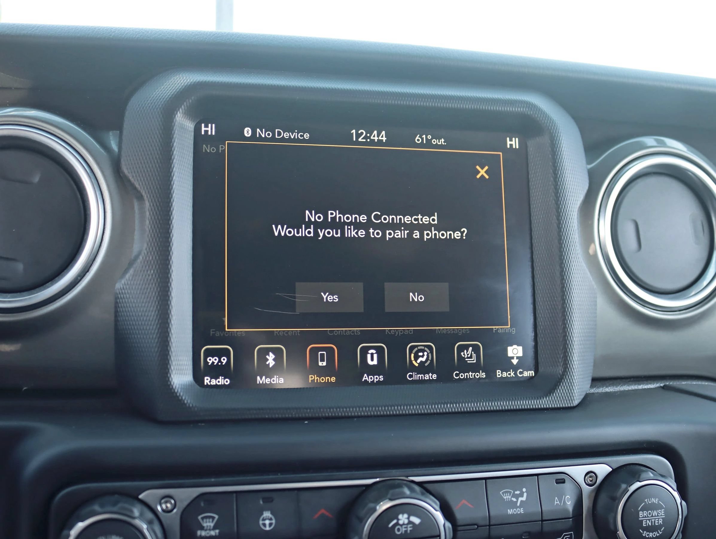 Used 2019 Jeep Wrangler Unlimited Sahara AWD/4WD image 24