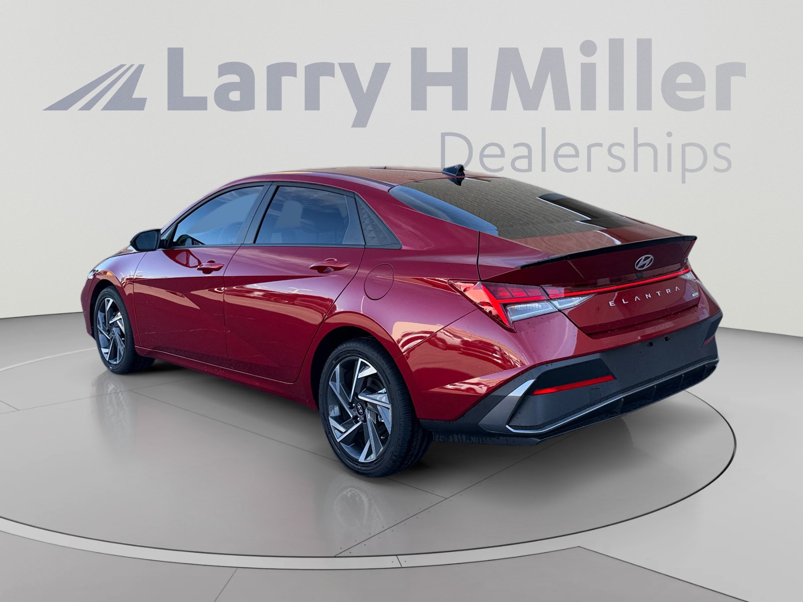Certified 2025 Hyundai Elantra SEL FWD image 3