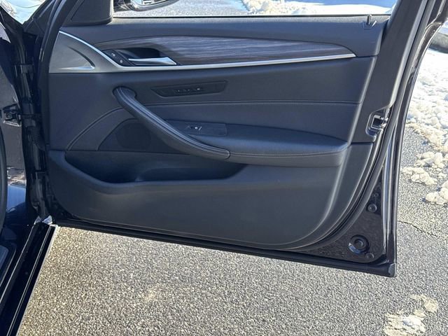 Used 2017 BMW 540i xDrive image 10