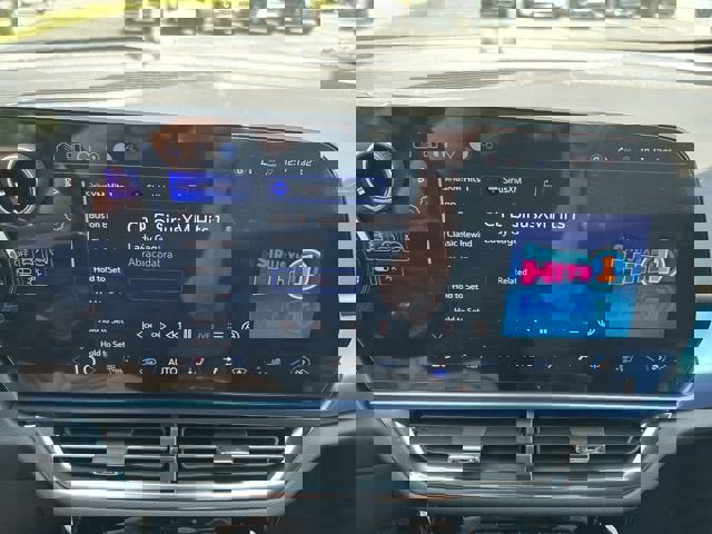 New 2025 Chevrolet Equinox EV LT image 10