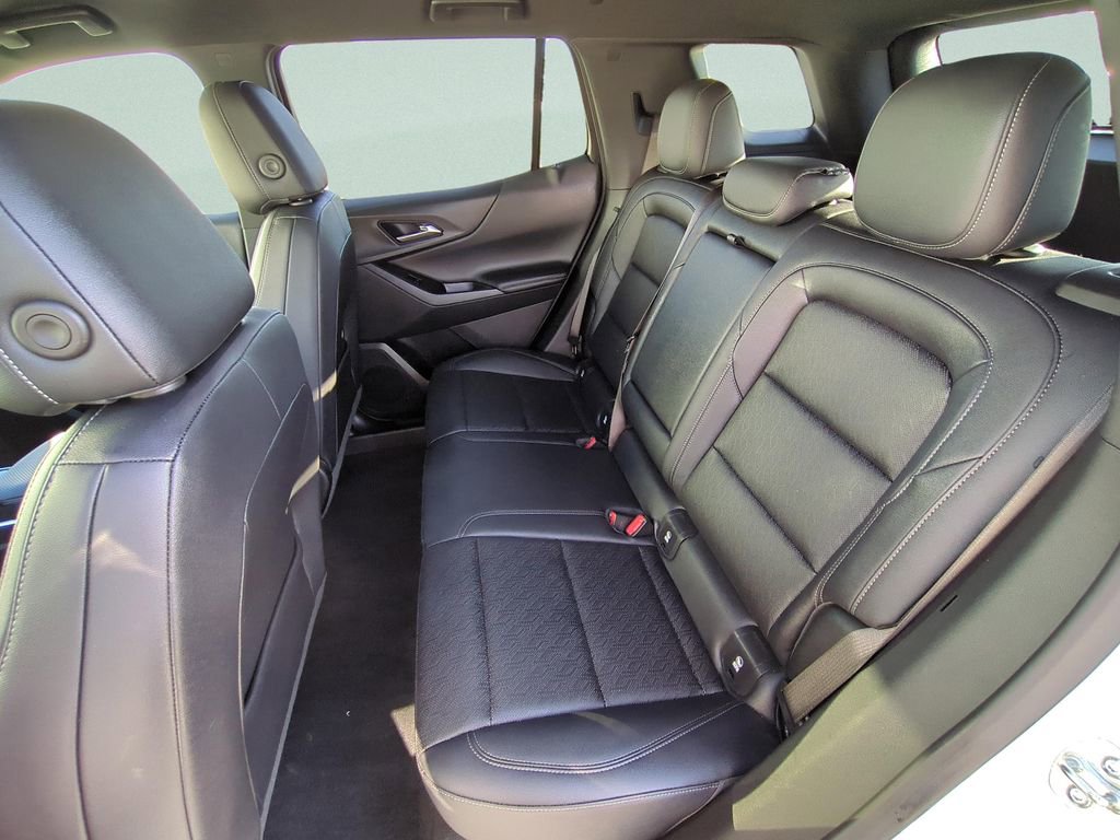 Used 2025 Chevrolet Equinox LT w/ Convenience Package II image 13