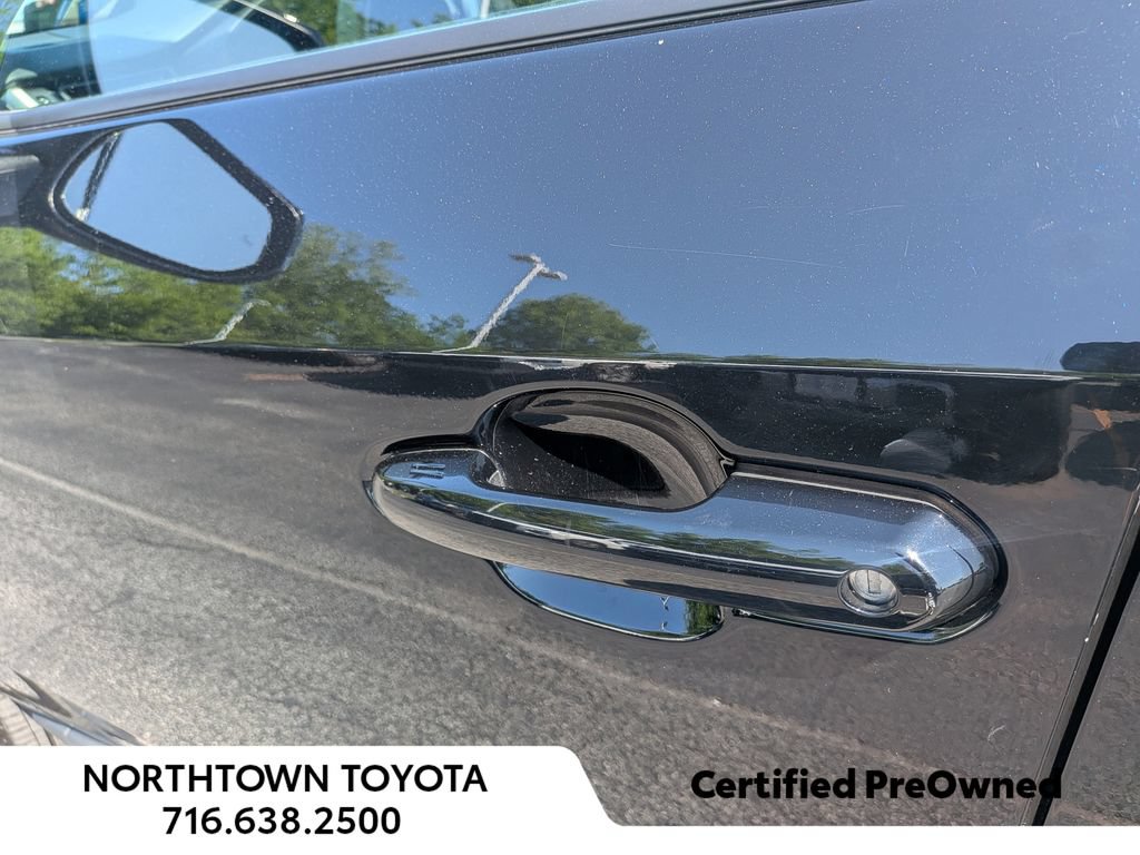 Used 2025 Toyota RAV4 XLE AWD/4WD image 37