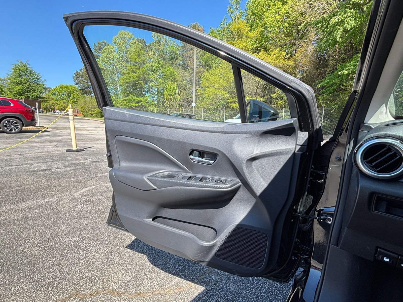 Used 2025 Nissan Versa SV FWD image 18