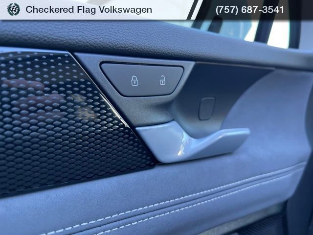 New 2026 Volkswagen Tiguan SE image 14