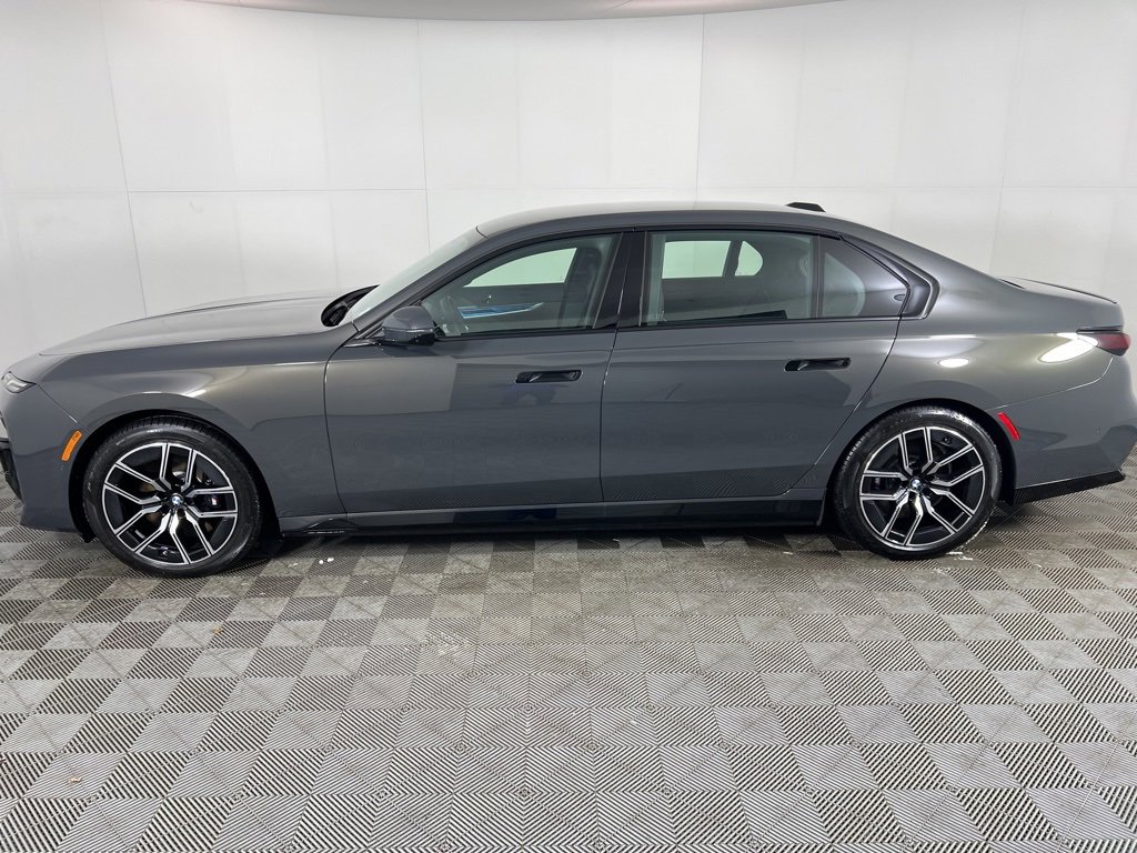 Used 2026 BMW i7 xDrive60 image 12